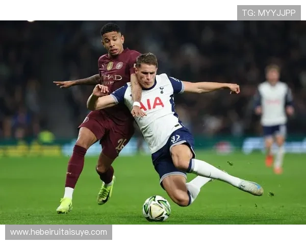 英超：马拉引领球队表现稳健，全新战术受到球迷关注